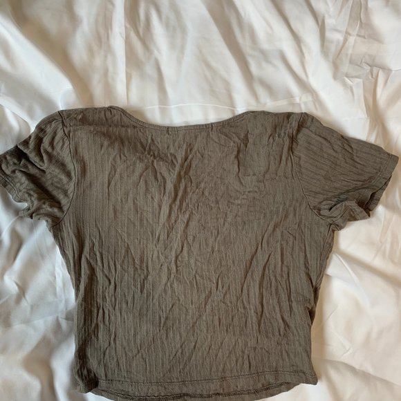 ONE CLOTHING V-neck Crop-top Size S - Picture 3 of 3